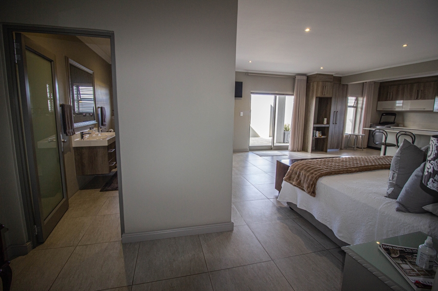 6 Bedroom Property for Sale in Kleinbaai Western Cape